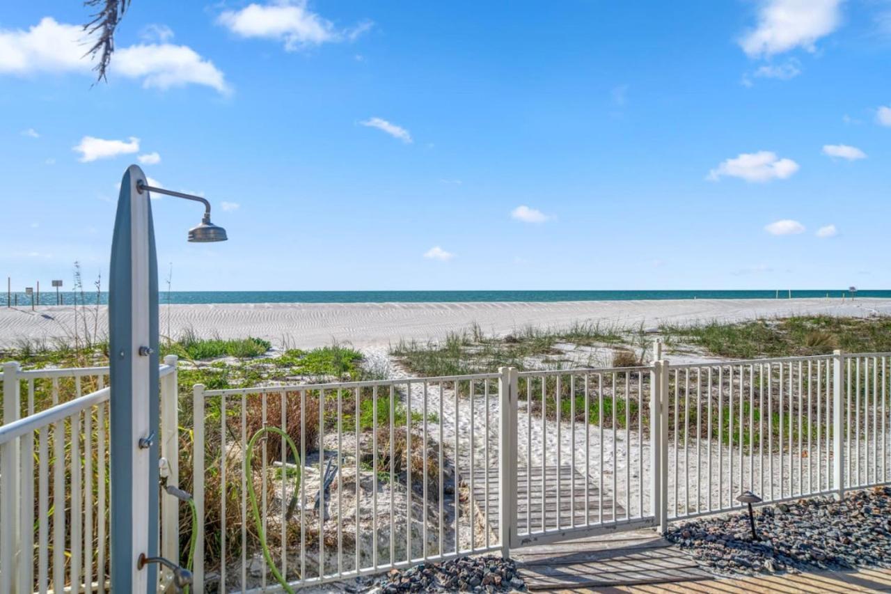 Four Shores Unit 3 Gulf Condo Direct Gulf With Pool And Spa Clearwater Beach Exteriör bild