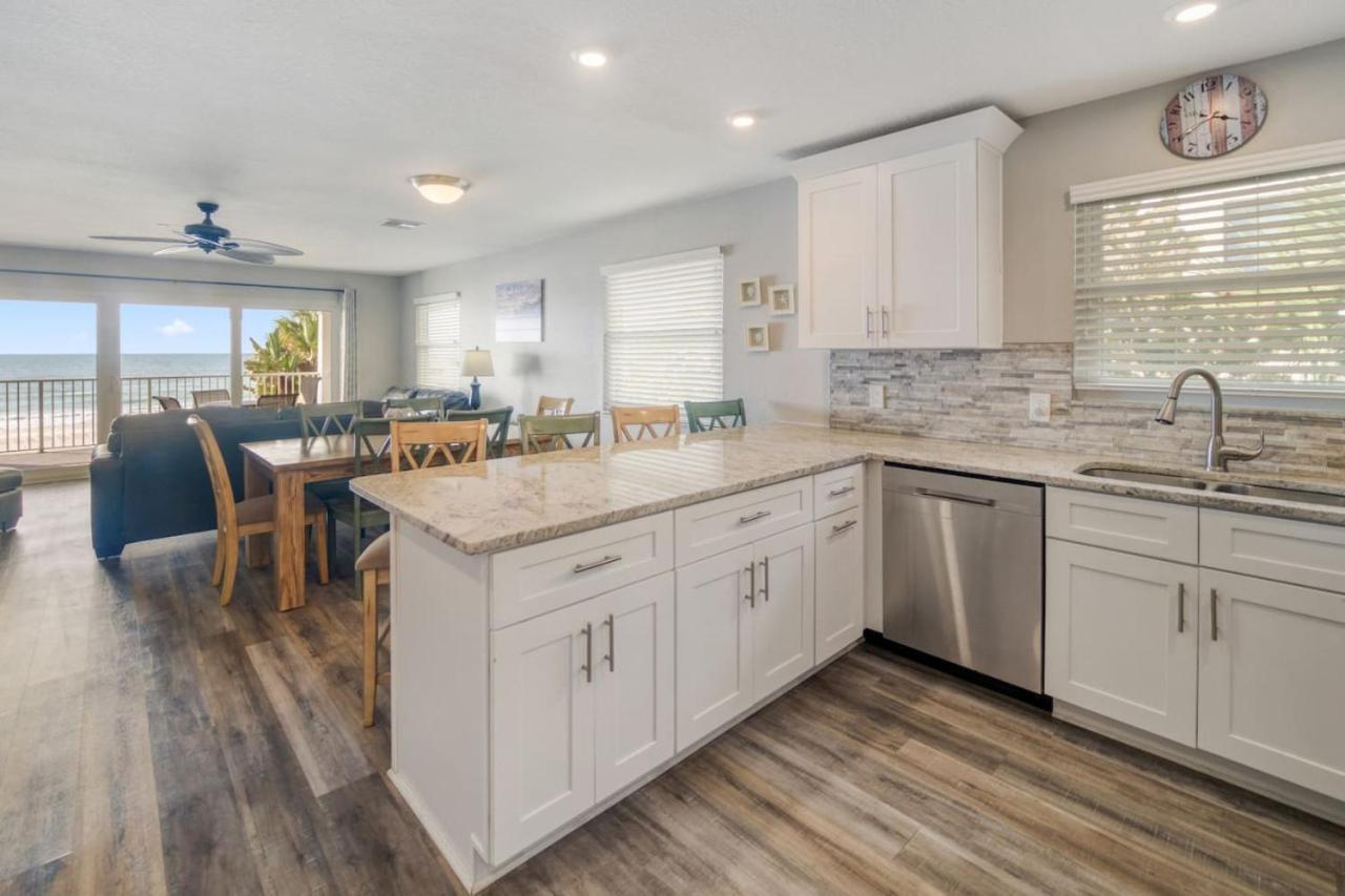 Four Shores Unit 3 Gulf Condo Direct Gulf With Pool And Spa Clearwater Beach Exteriör bild